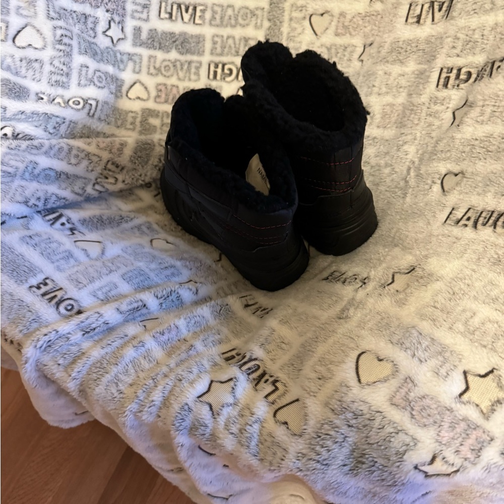Kids boots